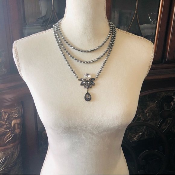 Handcrafted repurpose charcoal cluster Czech glass Pearl fancy clasp necklace - Picture 5 of 8